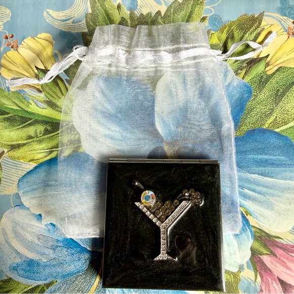 MARTINI MAKEUP COMPACT BLACK ENAMEL SILVER TONE METAL CRYSTAL DBL MIRROR VTG EUC - Picture 2 of 6